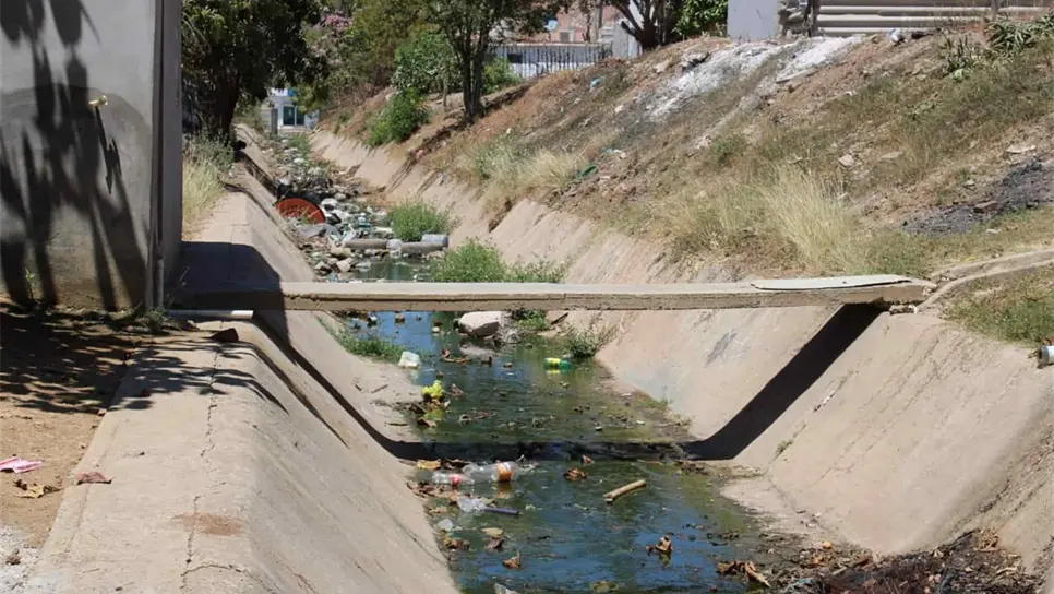 Reportan un 95% limpieza de canales pluviales en Mazatlán