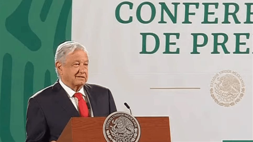 López Obrador promete justicia tras identificar tercer joven de Ayotzinapa