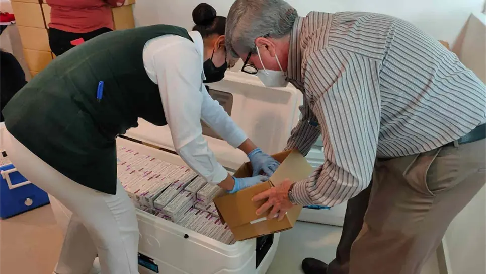 Llegan dosis de AstraZeneca para adultos de 40 a 49 años de Culiacán