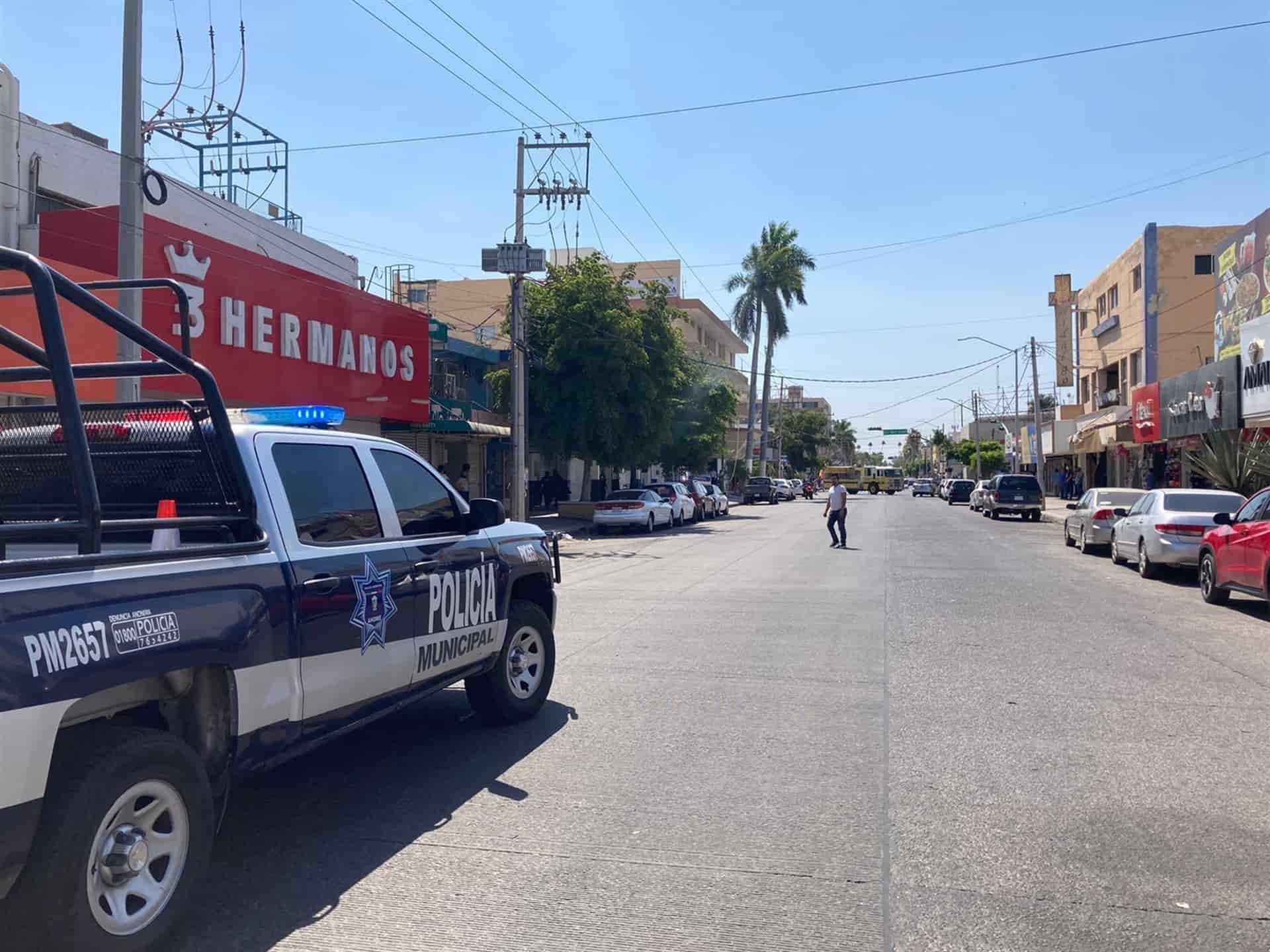 Joven es perseguido y acosado en pleno centro de Los Mochis. | FOTO: Temática.