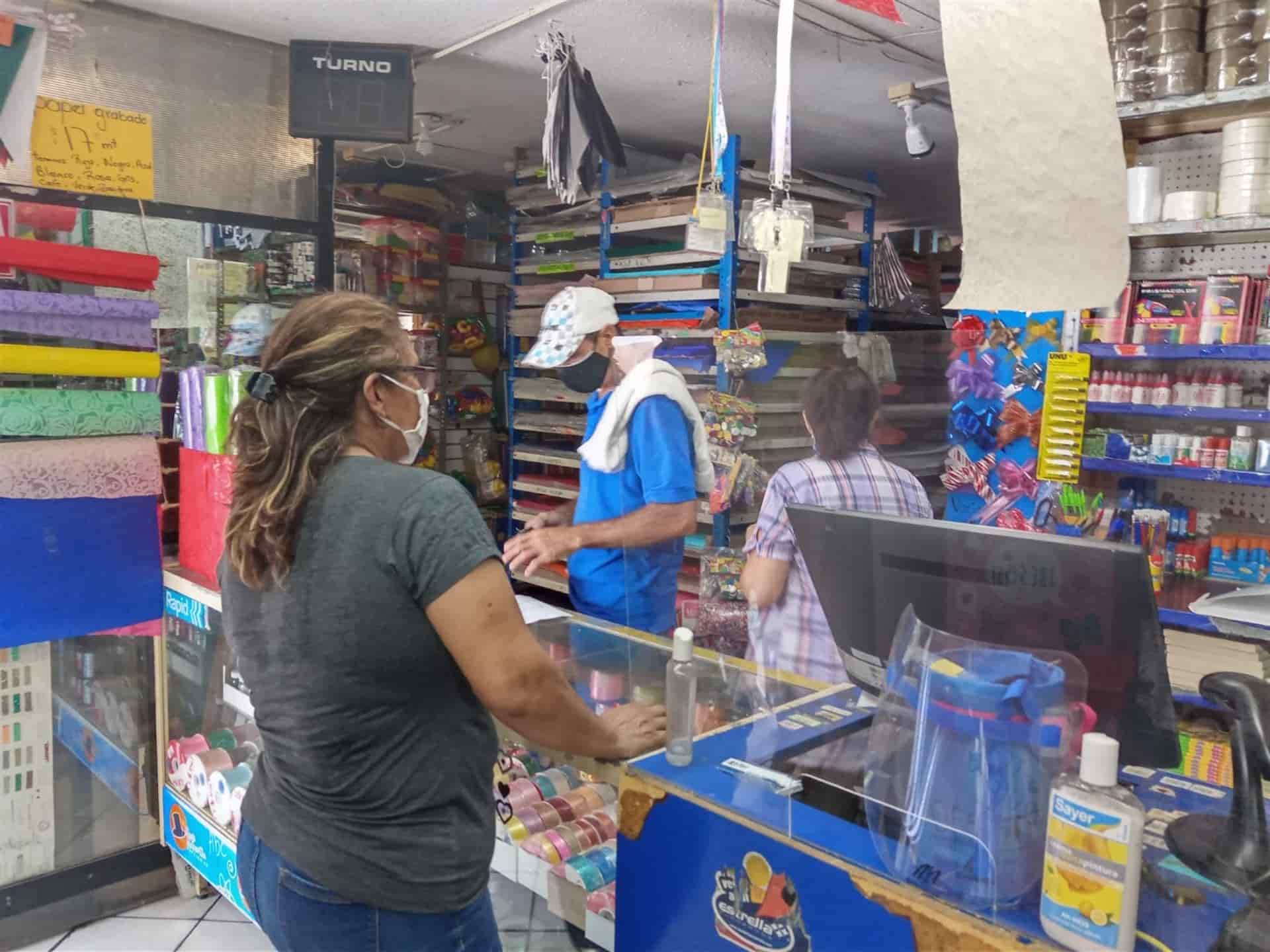 Siguen papelerías en la lucha por el presupuesto para útiles gratuitos