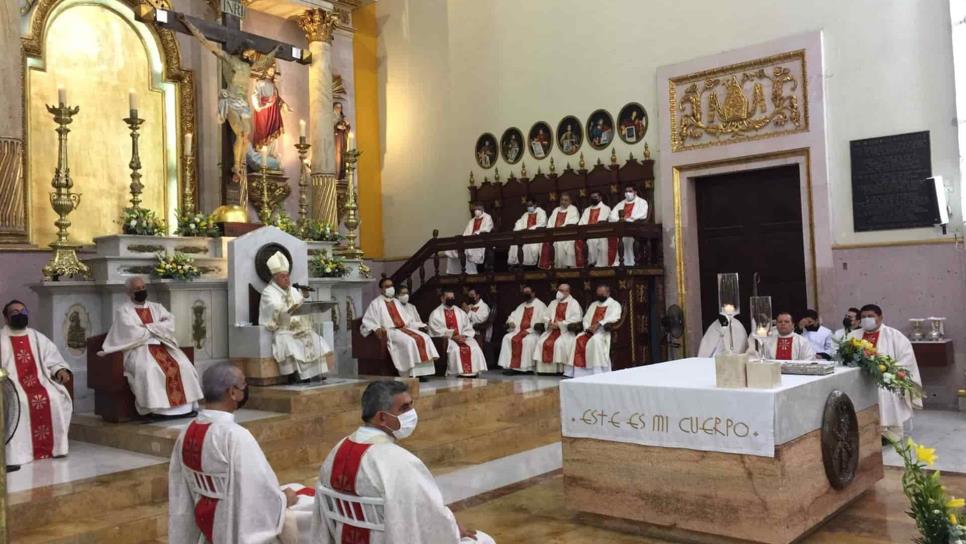 Obispo ordena a tres nuevos sacerdotes en Culiacán