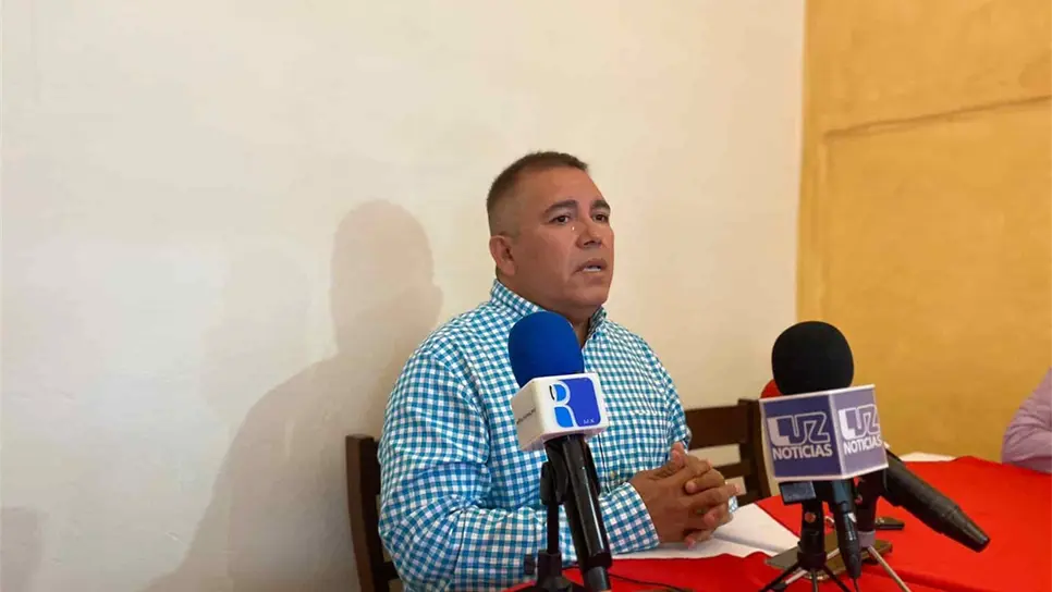 Ganadores de las elecciones no deberían regresar a sus cargos: Ismael Checa