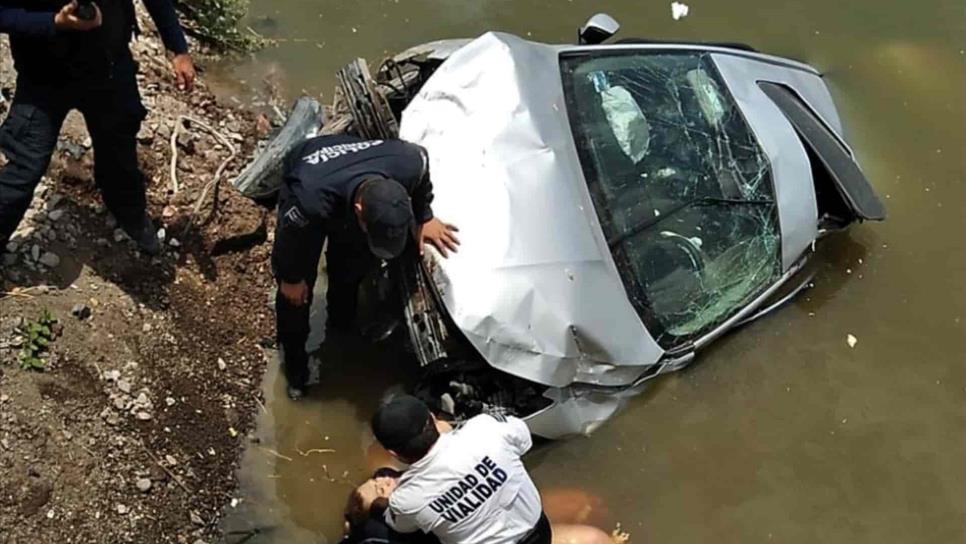 Mujer pierde las piernas en trágico accidente en El Carrizo Mujer pierde las piernas en trágico accidente en El Carrizo