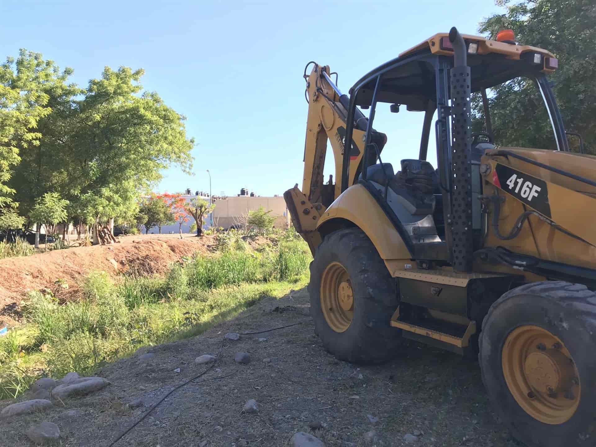 Avanza limpieza de arroyos, canales y drenes peligrosos de Culiacán