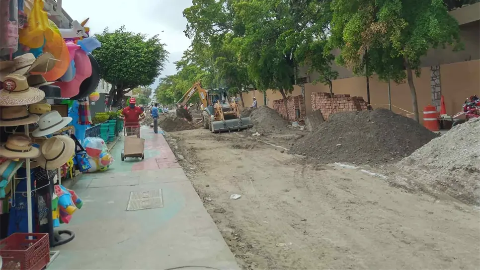 Piden comerciantes agilizar obra en la Zona Dorada de Mazatlán