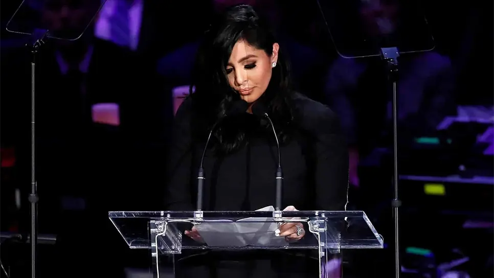 La viuda de Kobe Bryant resuelve su demanda con la compañía de helicópteros