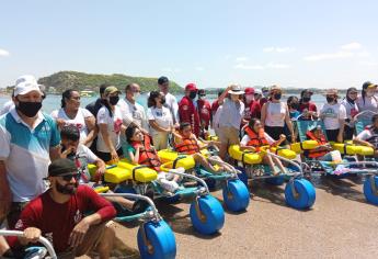 Personas con capacidades diferentes disfrutan de convivio en la playa