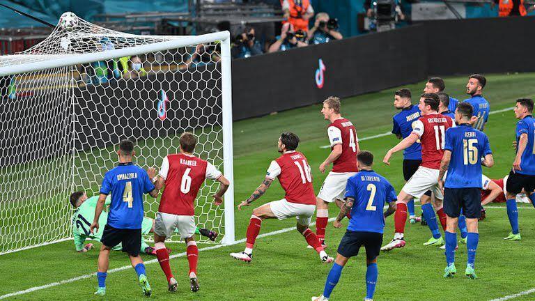 Italia vence a Austria y se mete a los cuartos de final