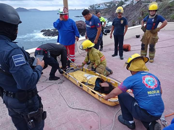 Identifican a la mujer que cayó del mirador Corazón en Mazatlán