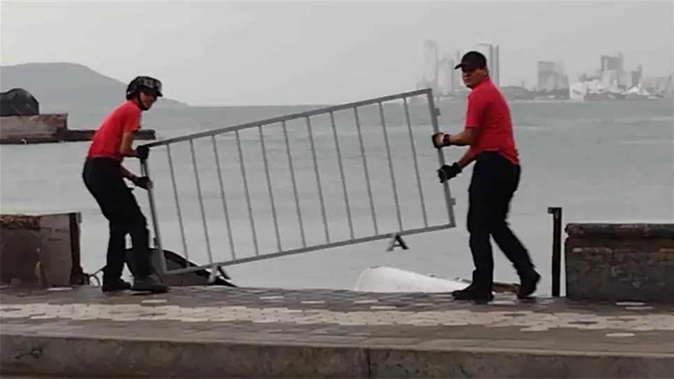 Cercan accesos a playas de Mazatlán