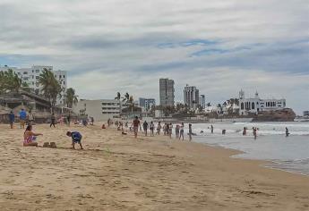 Podrían restringir acceso a playas mazatlecas por alerta de huracán Enrique