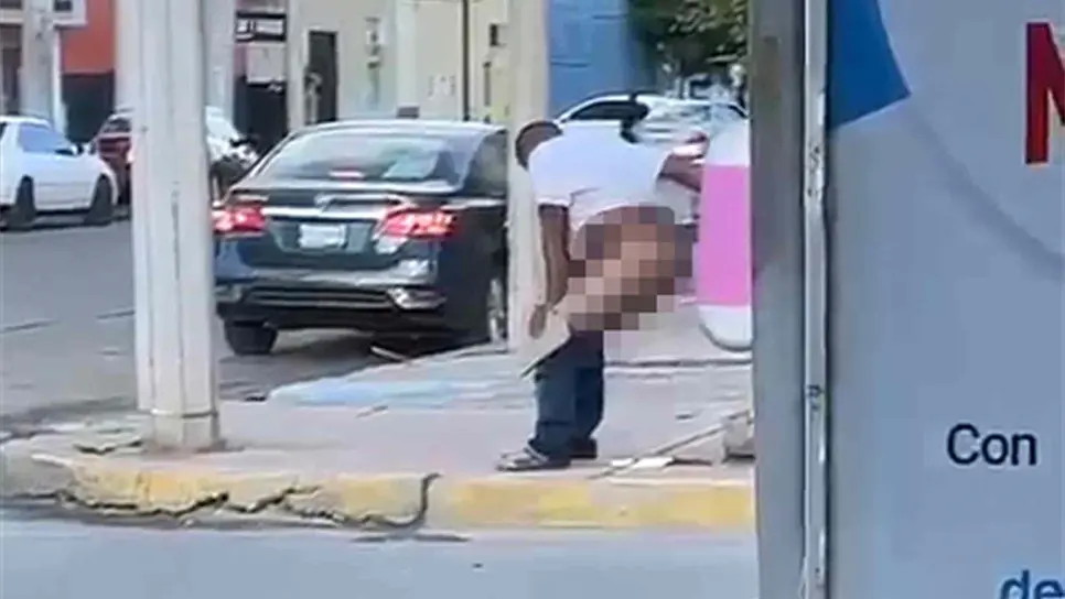 Captan a sujeto haciendo sus necesidades fisiológicas en la vía pública