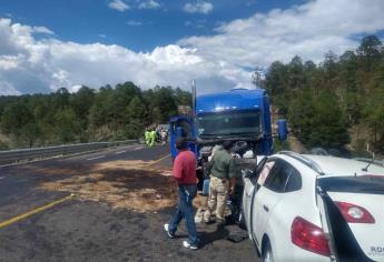 Choque entre tráiler y vehículos deja 15 lesionados en la Mazatlán-Durango