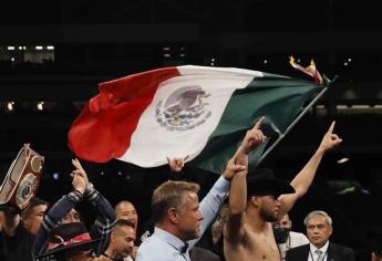 Zurdo Ramírez noquea y apunta a Canelo