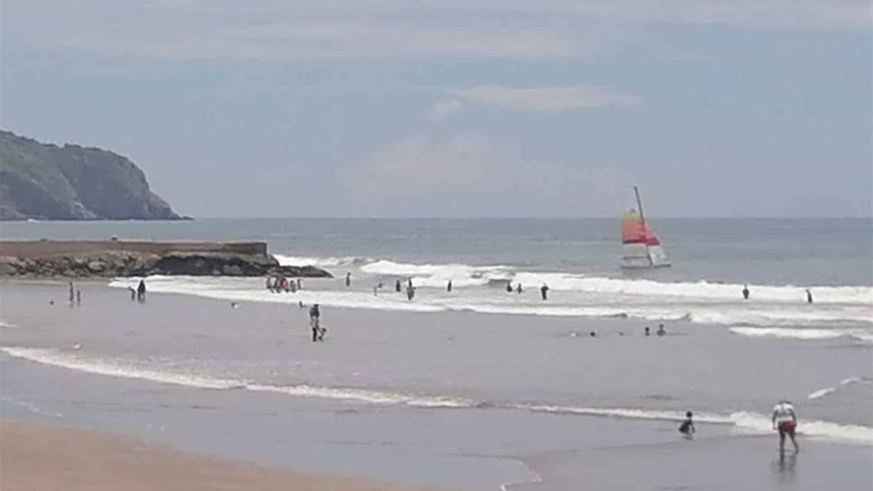 Alertan por presencia de mantarrayas en playas de Mazatlán