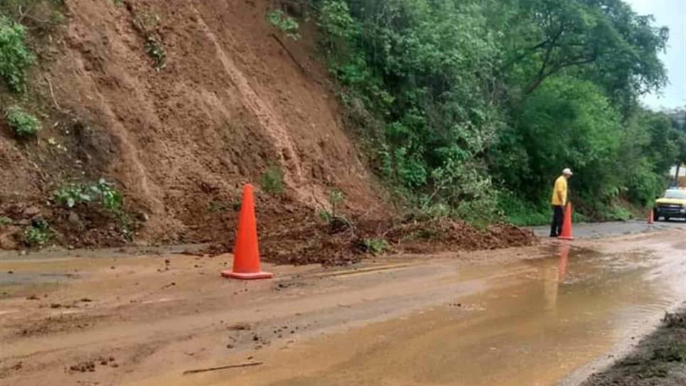 Lluvias provocan deslave de cerro y afecta viviendas en la sierra de Concordia   