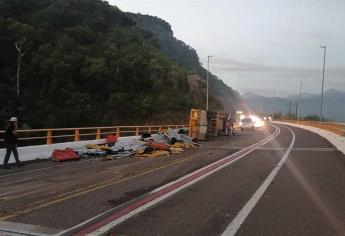 Trailero muere calcinado tras choque por la Mazatlán-Durango