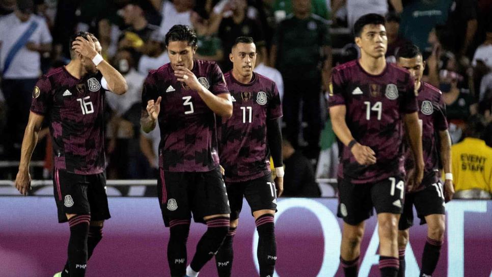 México se enfrenta este domingo a El Salvador por el liderato de grupo