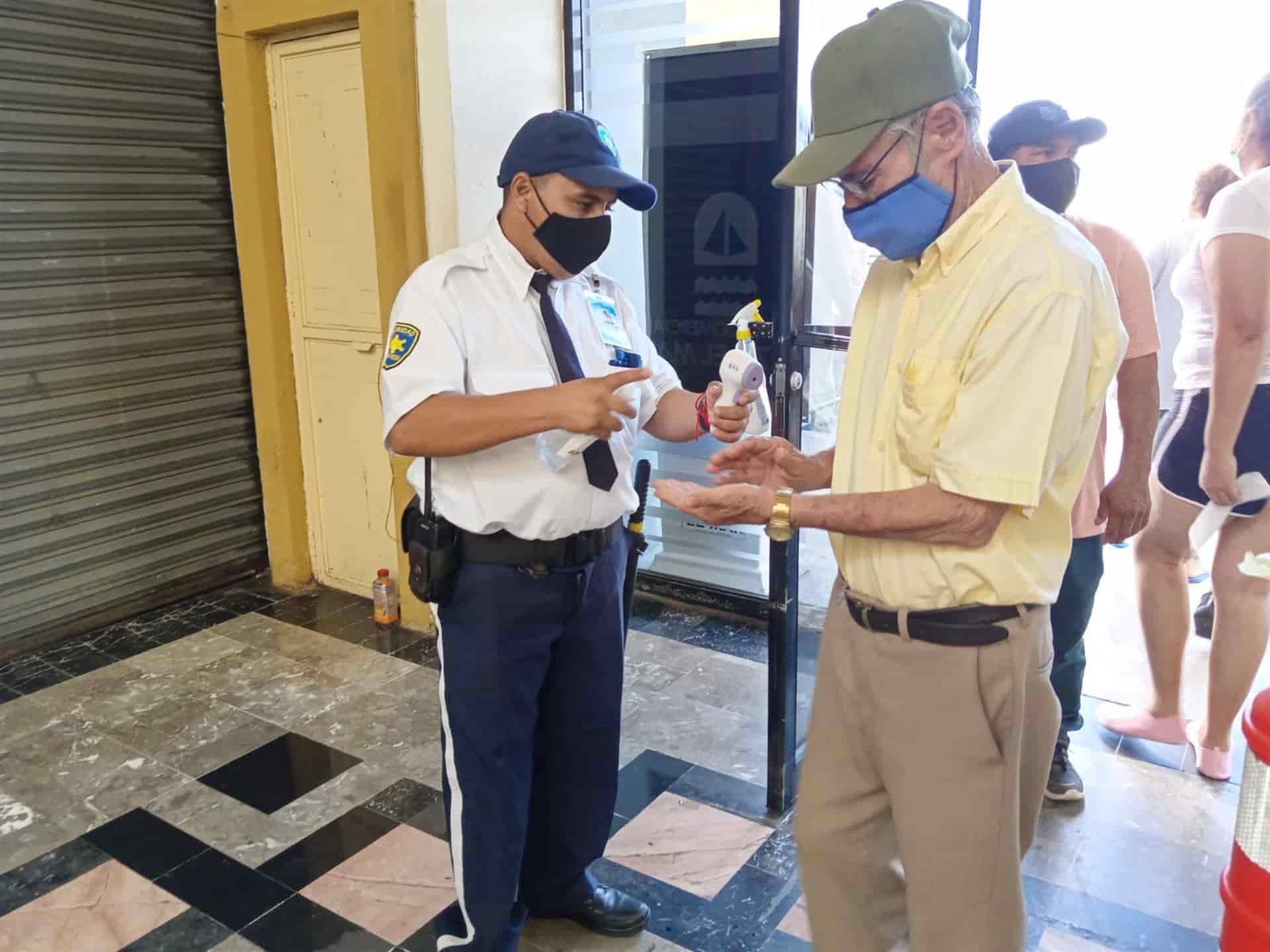 Vuelven al inicio plazas y mercados contra el Covid en Mazatlán