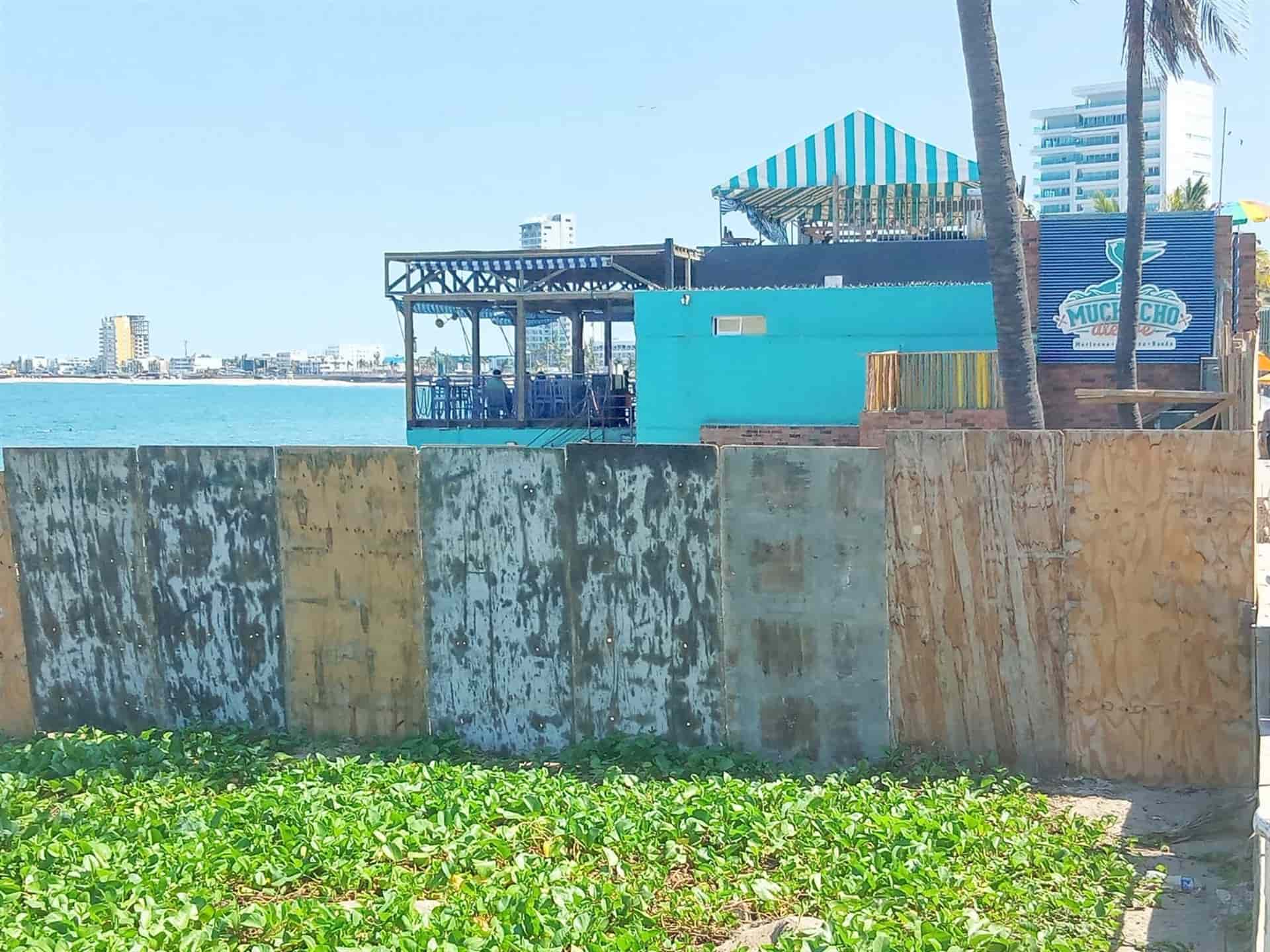 Se extiende restaurant en zona de playa en Mazatlán