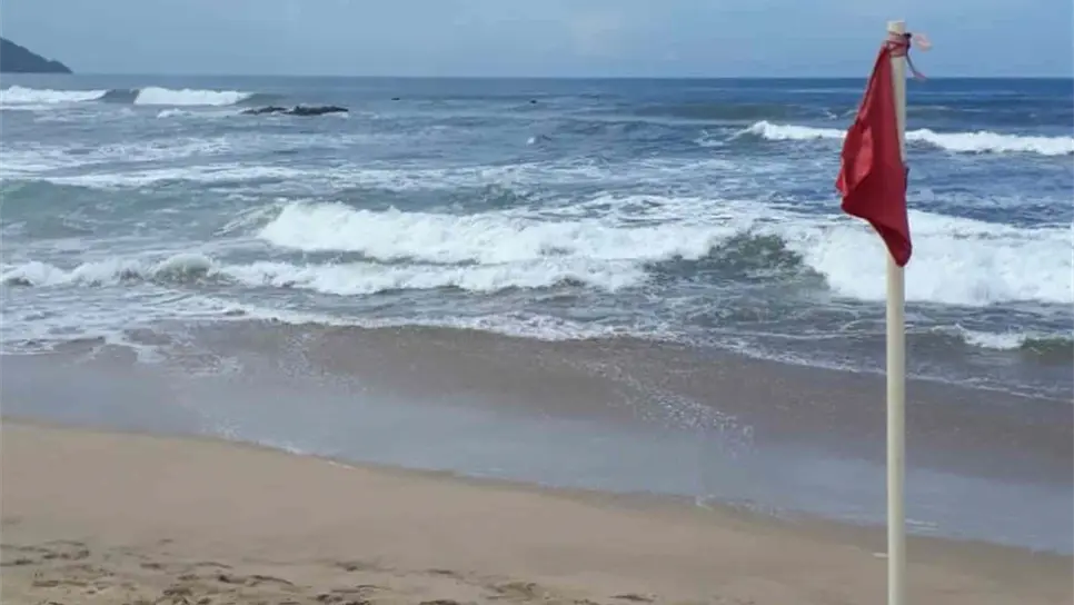 Salvavidas rescatan a 13 bañistas este fin de semana en Mazatlán