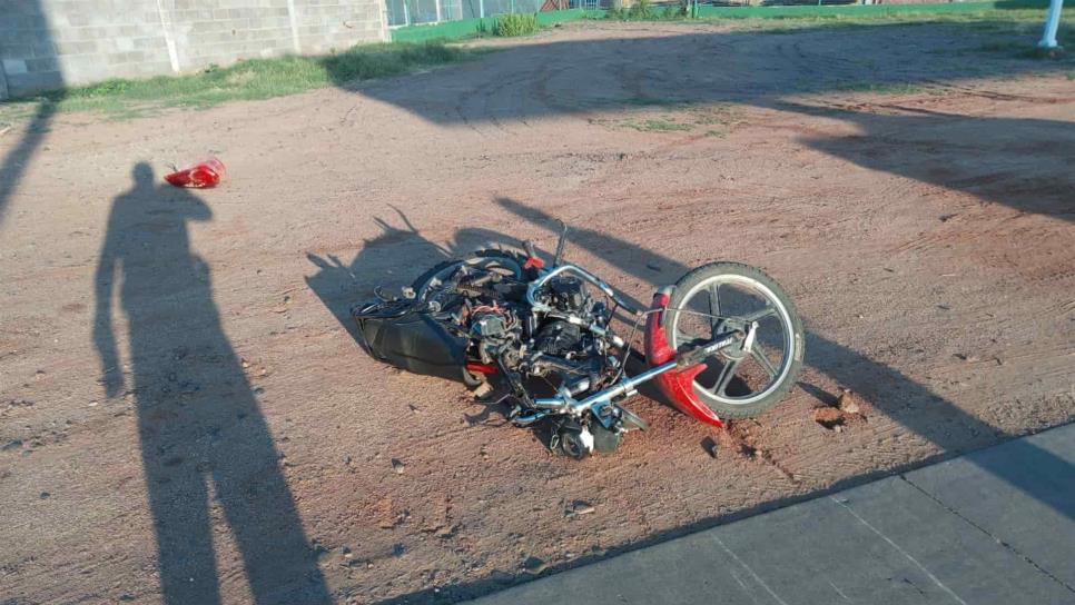 Motociclista lesionado en accidente por carreta hacia Las Moras, Guasave