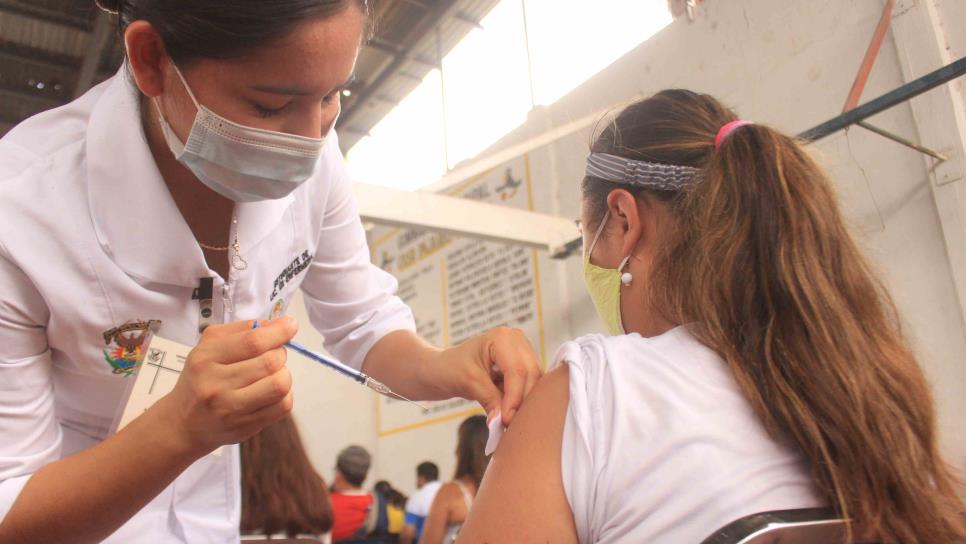 Aún no hay fecha para vacuna de refuerzo para los 18+ en Sinaloa