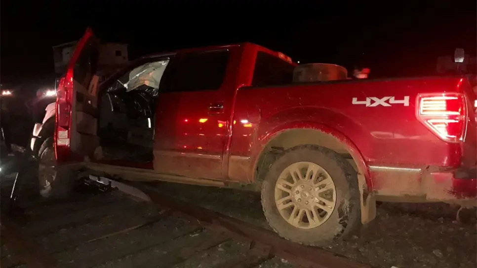 Dos sinaloítas heridos al intentar ganarle el paso al tren en Estación Bamoa