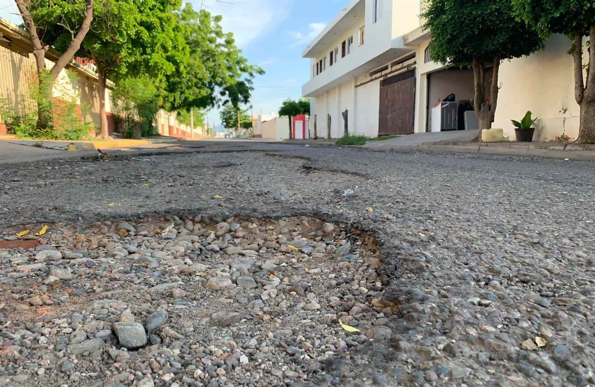 Tras denuncias, se han rehabilitado 63 calles con baches en Culiacán