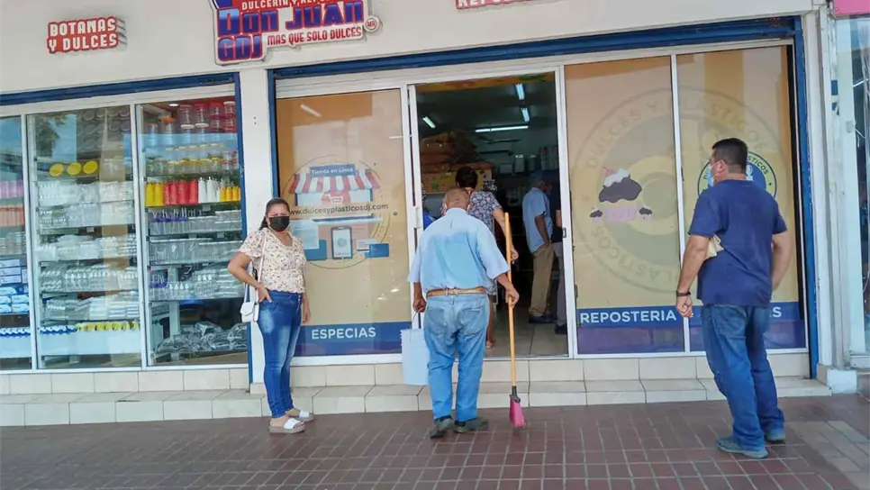 Comercios en Mazatlán olvidan pedir certificado de vacunación