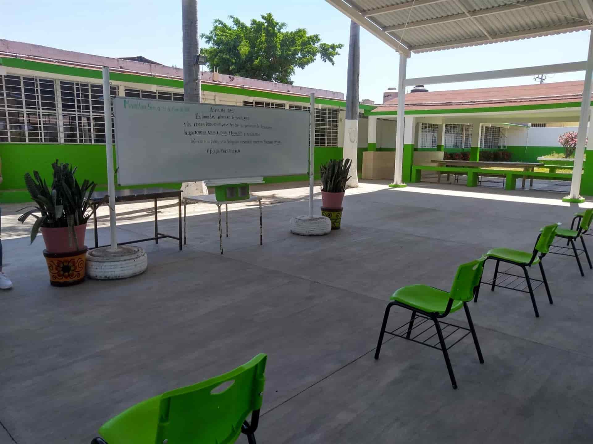 Un regreso a clases en este momento sería criminal: Cuén