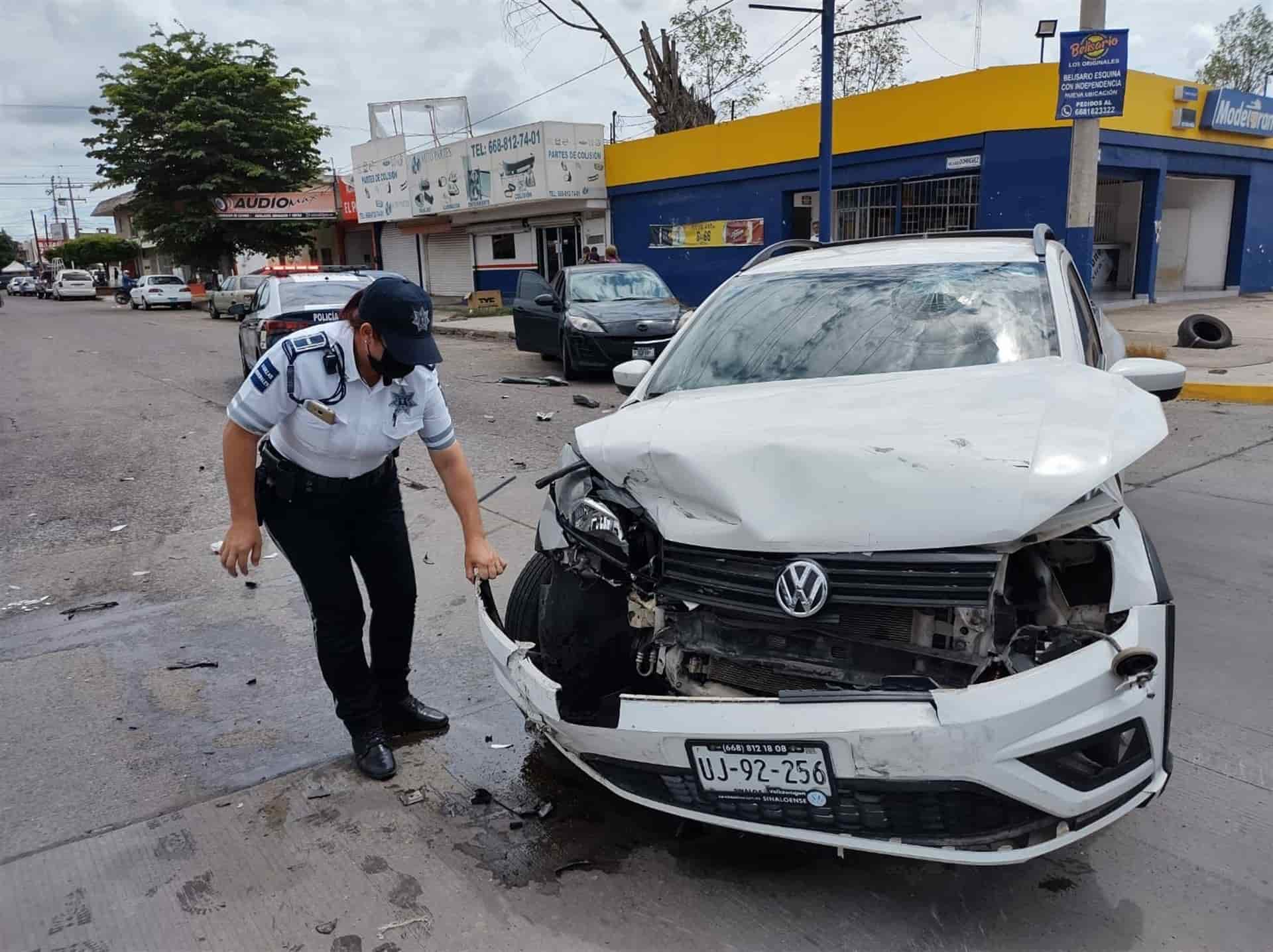 Choque deja dos lesionados en Los Mochis