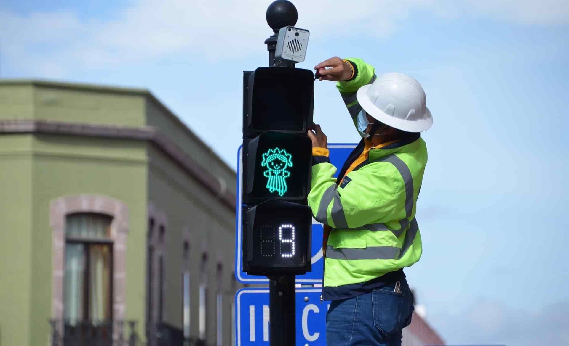 Muñecas otomíes, al rescate de familias artesanas mexicanas