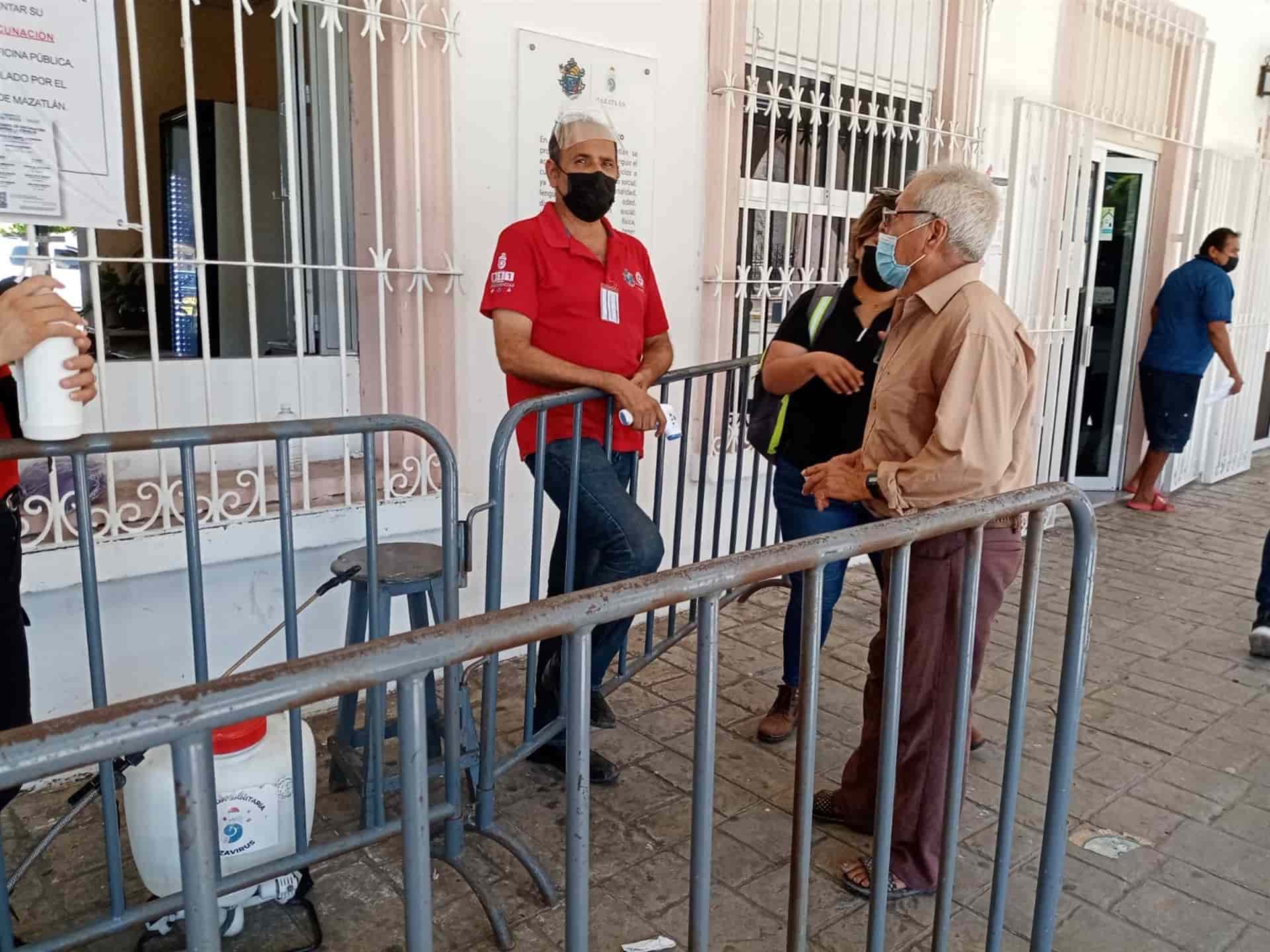 Inician sanciones a negocios que no pidan certificado de vacunación en Mazatlán