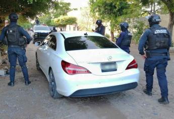 Policías estatales recuperan automóvil con reporte de robo en Culiacán