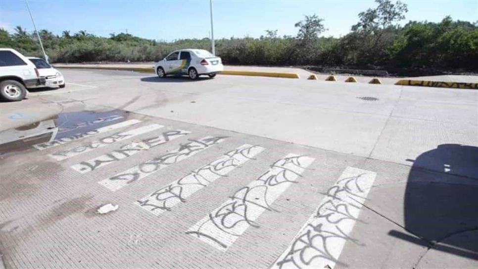 Grafitean vialidad recién inaugurada en Mazatlán