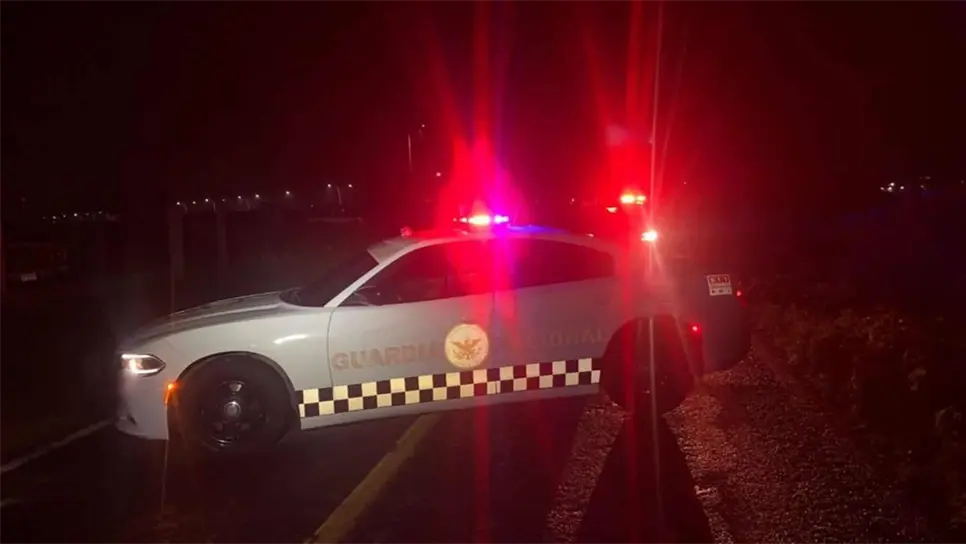 Apedrean autobús de pasajeros en la maxipista Mazatlán-Tepic