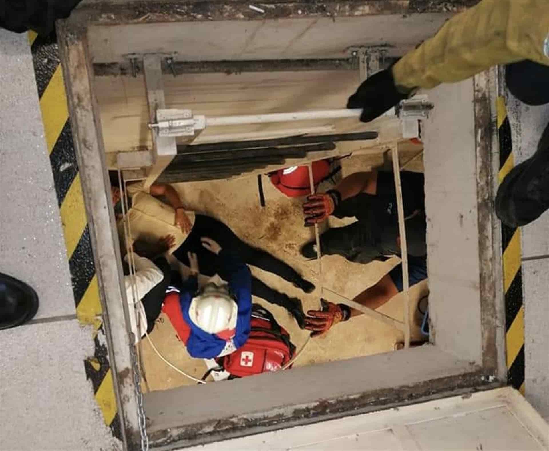 Trabajadora cae a sótano de tienda departamental en Mazatlán y sufre graves heridas