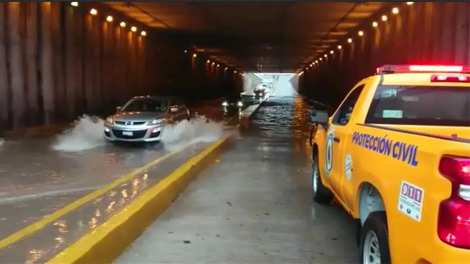 Lluvias dejan charcos y autos varados en 6 municipios de Sinaloa: PC