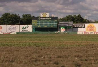 Supervisa gobernador remodelación de estadio en Juan José Ríos