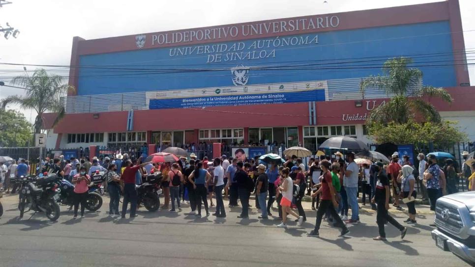 Extienden un día la vacunación en Mazatlán