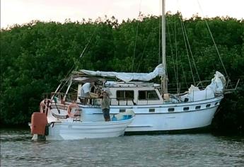 Pescadores sinaloenses rescatan a náufrago en el Mar de Cortés