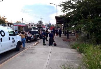 Asesinan a joven y cae al canal del Campo El Diez