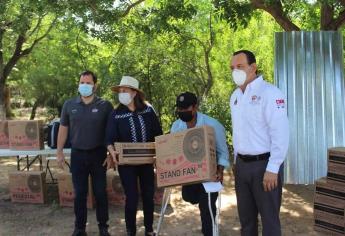 Entregan apoyos a familias de El Fuerte por temporada de calor