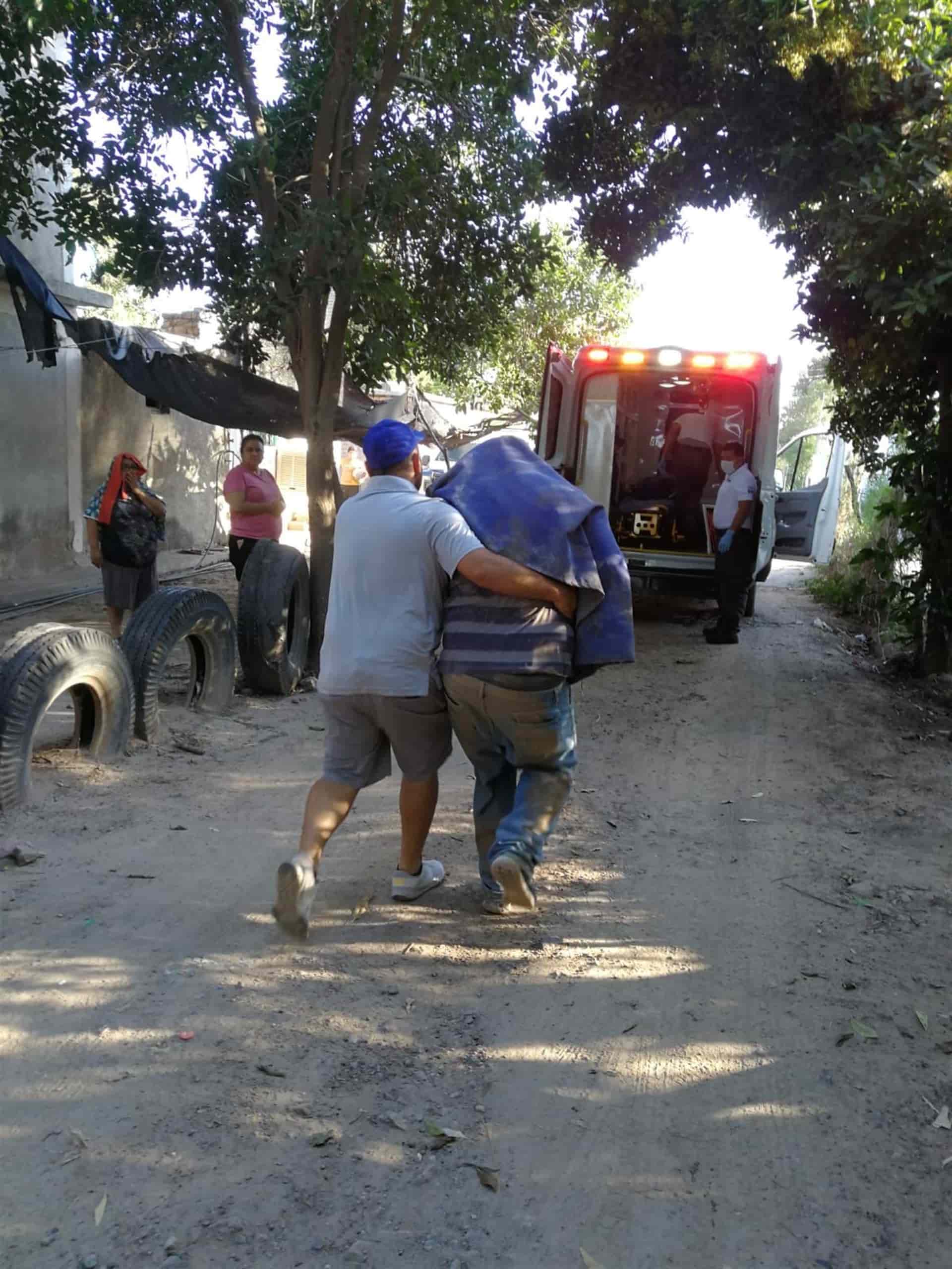 Hombre termina lesionado tras ser atacado por las abejas en Higuera de Zaragoza