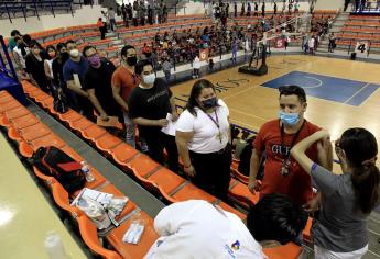 México reporta 986 muertes de Covid-19, el pico más alto de la tercera ola