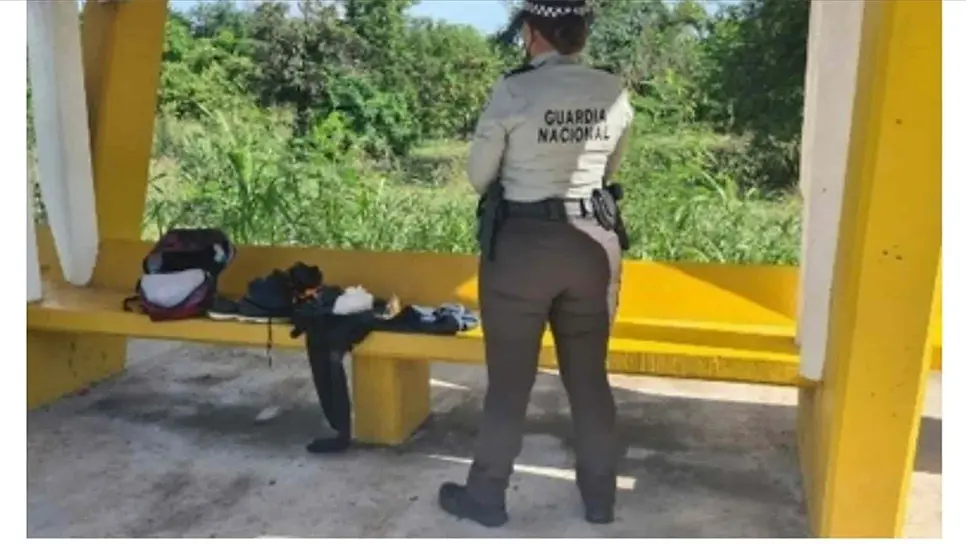 Aseguran cerca de medio kilo de cristal a en parada de autobús en Mazatlán