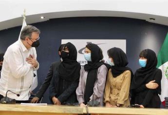 México recibe a 5 mujeres afganas