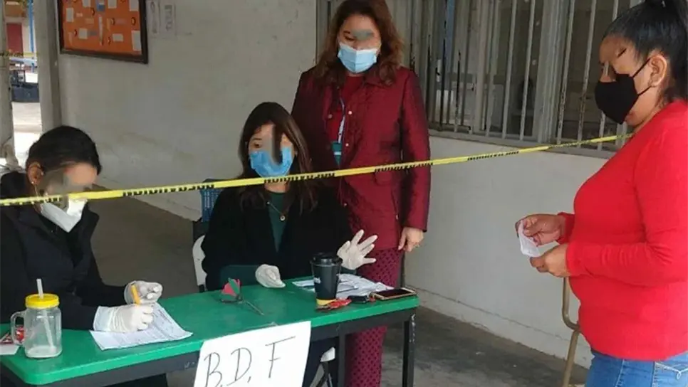 Denuncian que secundaria de La Constancia condiciona pago de inscripción